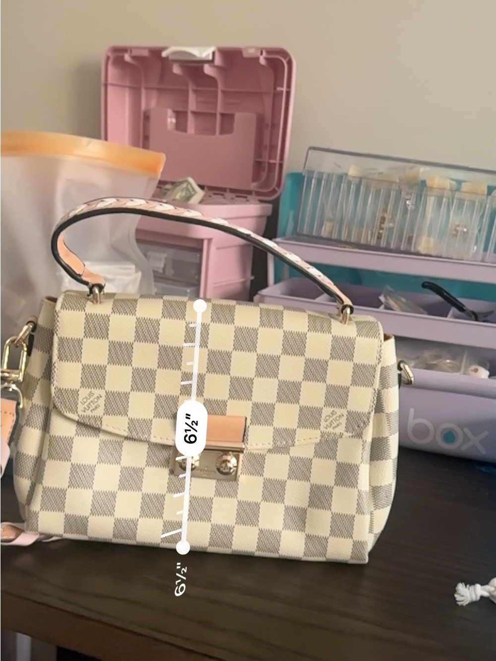 Source Unknown Cream and Tan Checked Satchel with Gold Hardware - Picture 11 of 13